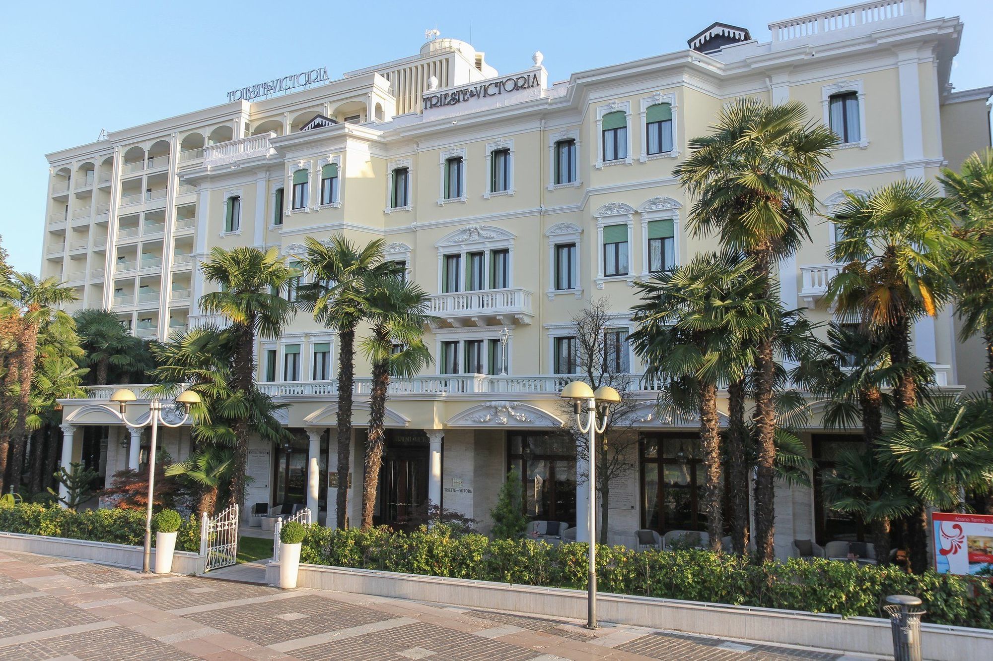 แกรนด์ โฮเทล ตริเอสเต แอนด์ วิกตอเรีย Hotel อาบาโนแตร์เม ภายนอก รูปภาพ